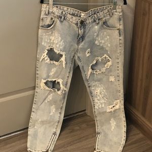 Destroyed jeans
